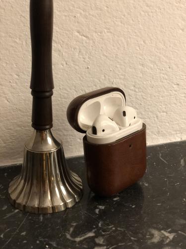 billigamobilskydd.se Crazy Horse Kotelo Apple AirPods -kuulokkeille