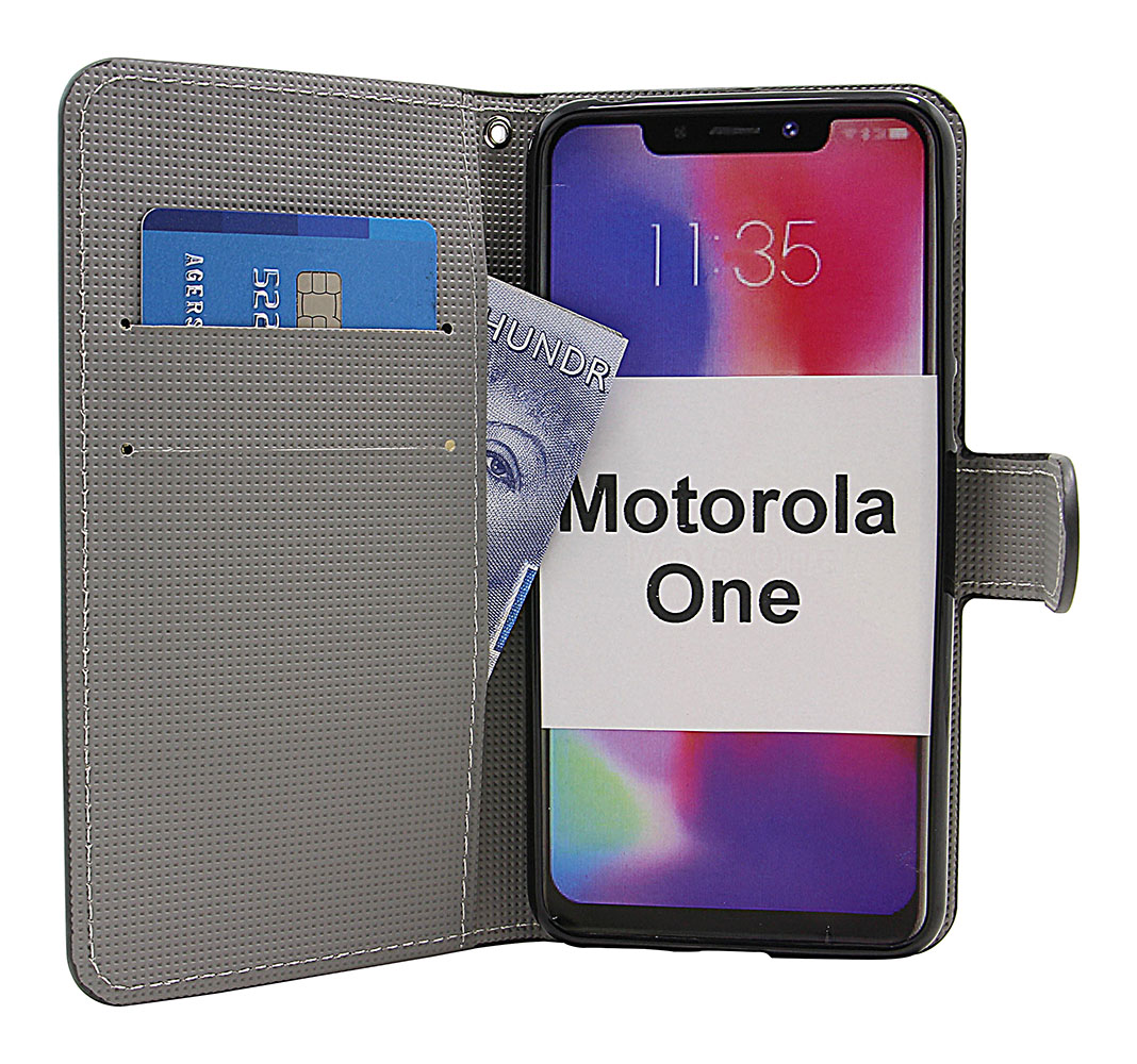 billigamobilskydd.se Kuviolompakko Motorola One